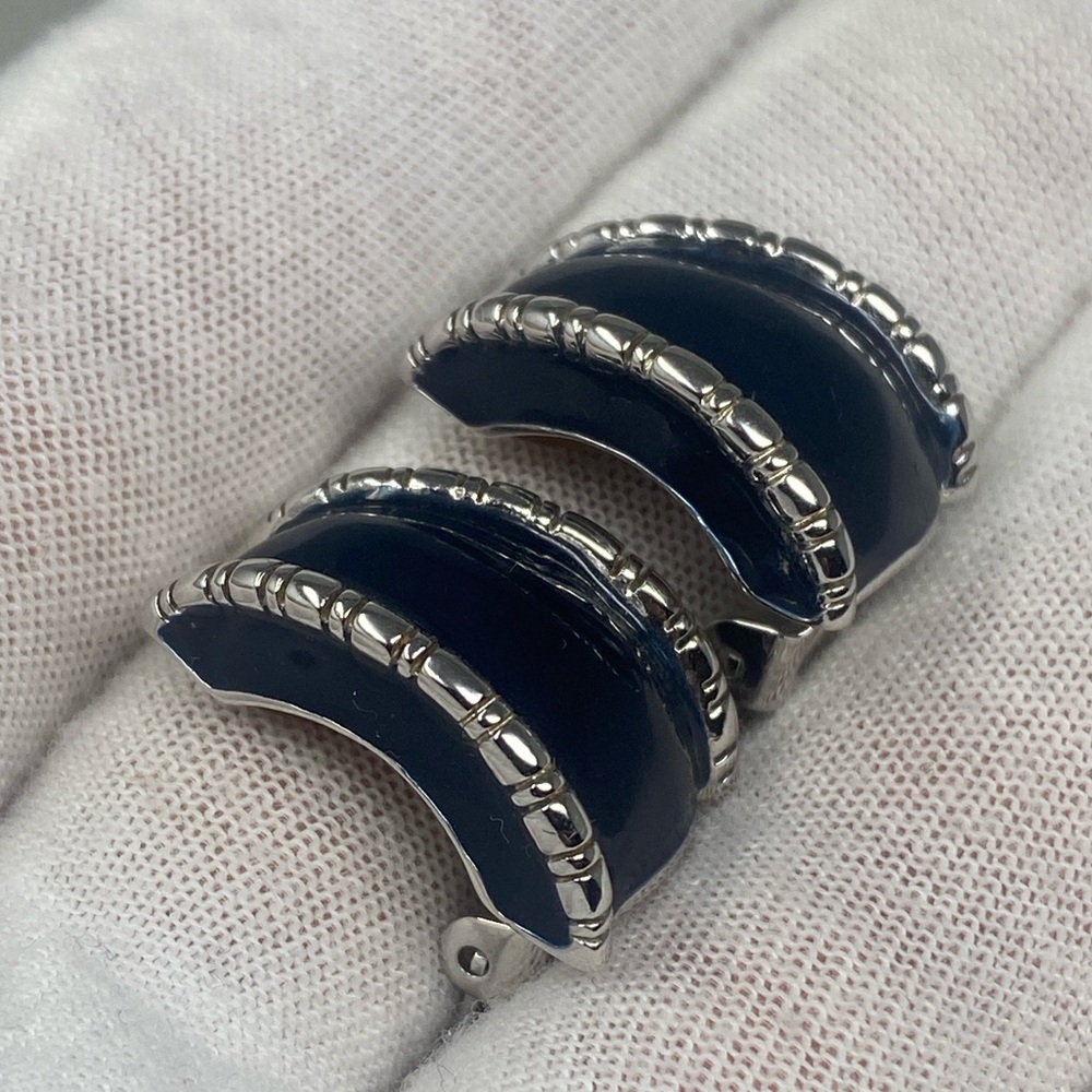 St. John Vintage Black Half Hoop Silver  Clip On Earrings - Picture 10 of 15
